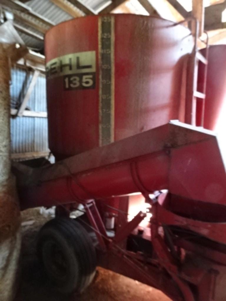 Gehl 135 Equipment Image0