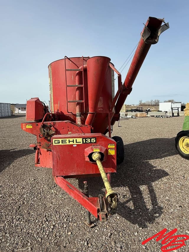 Image of Gehl 135 equipment image 1