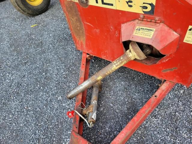 Image of Gehl 135 equipment image 3