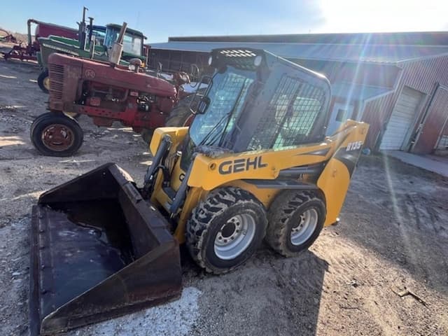 Image of Gehl R135 equipment image 2