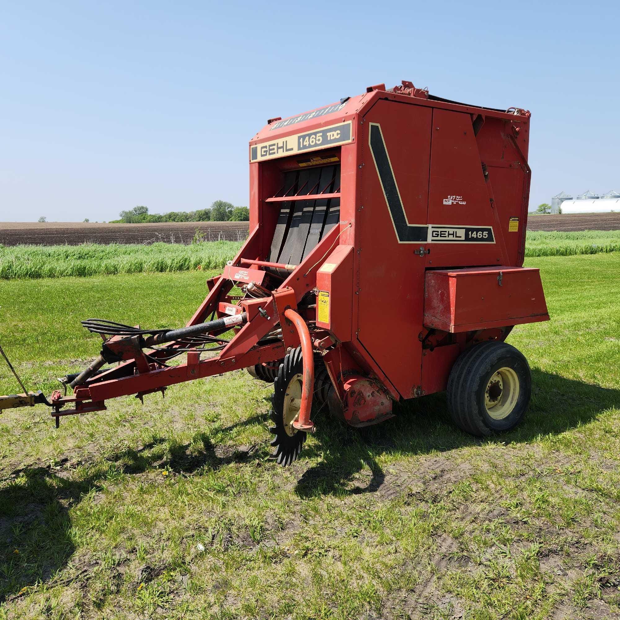 Main image Gehl 1465