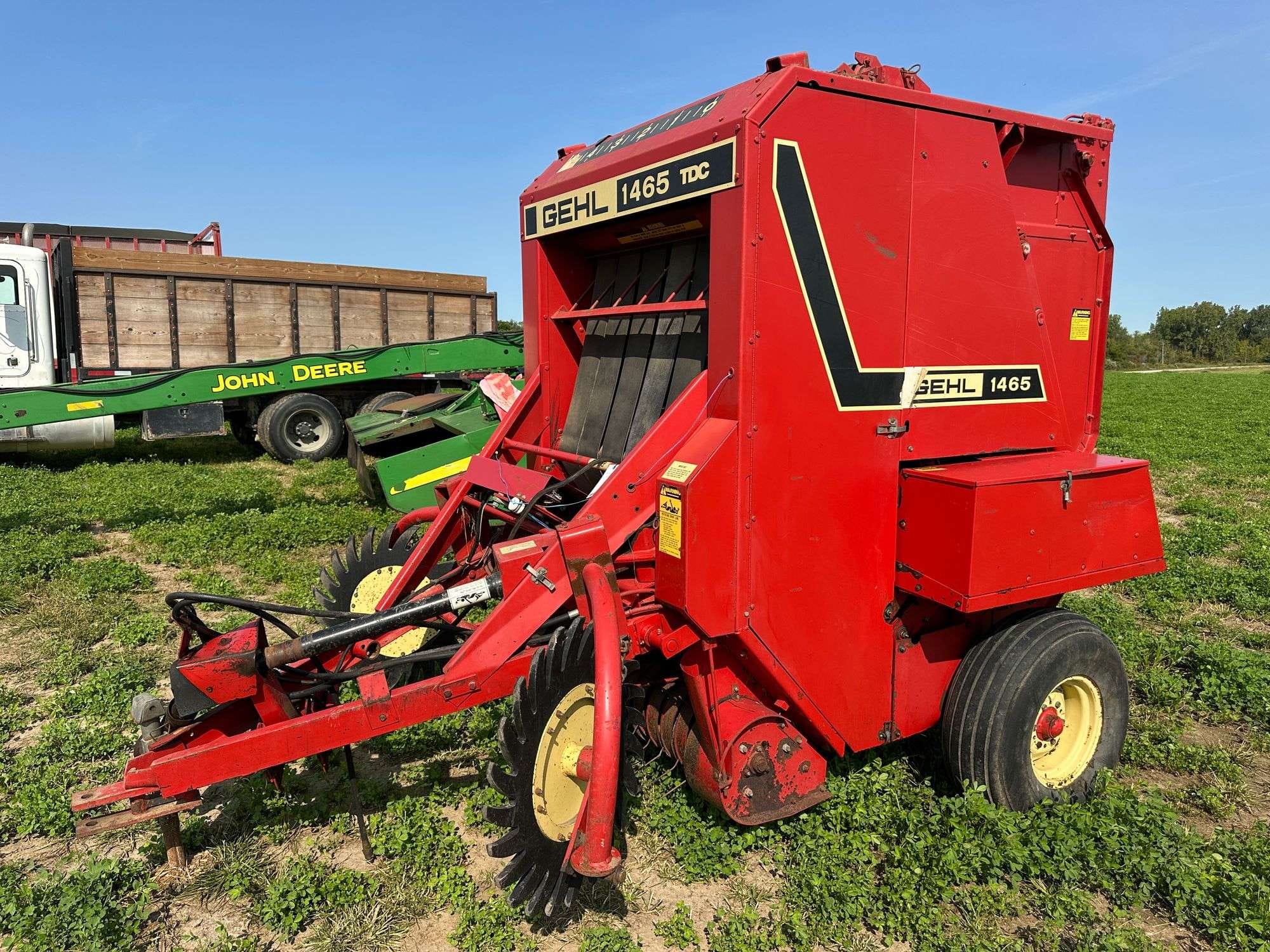 Gehl 1465 Equipment Image0