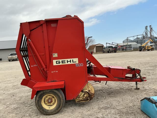 Image of Gehl 1500 equipment image 3