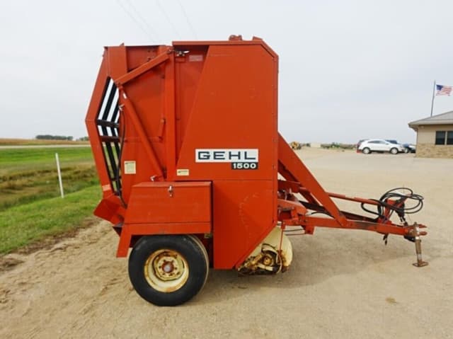 Image of Gehl 1500 equipment image 2