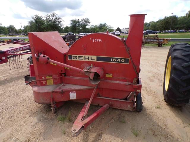 Image of Gehl 1540 equipment image 2