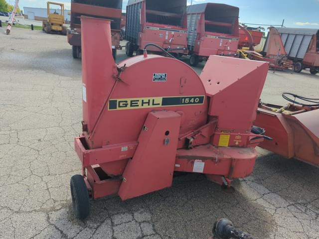 Image of Gehl 1540 equipment image 2