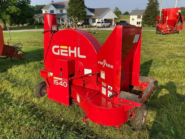 Image of Gehl 1540 equipment image 1