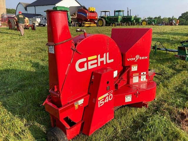Image of Gehl 1540 equipment image 3
