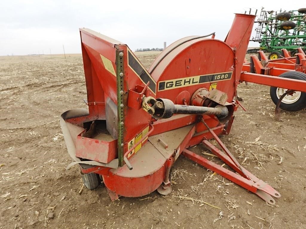 Gehl 1580 Equipment Image0