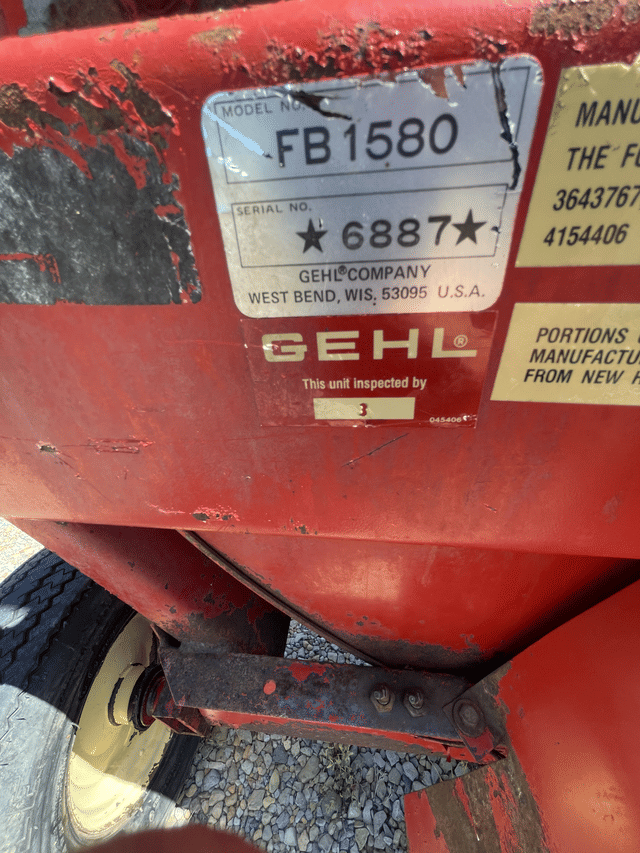 Image of Gehl 1580 equipment image 4