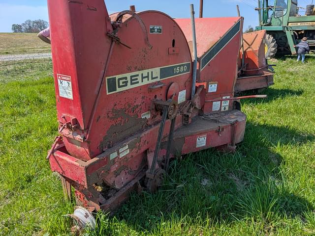 Image of Gehl 1580 equipment image 2