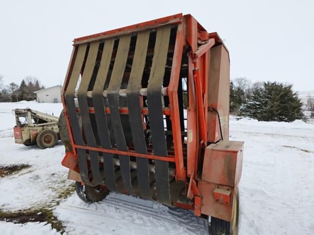 Image of Gehl 1600 equipment image 2