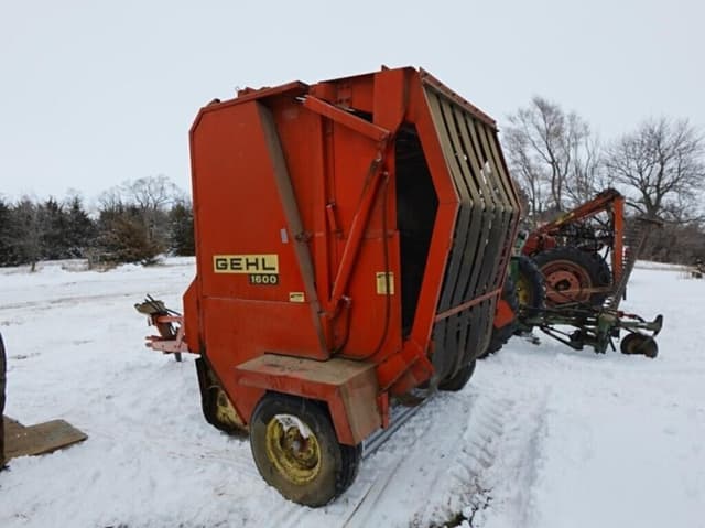 Image of Gehl 1600 equipment image 3