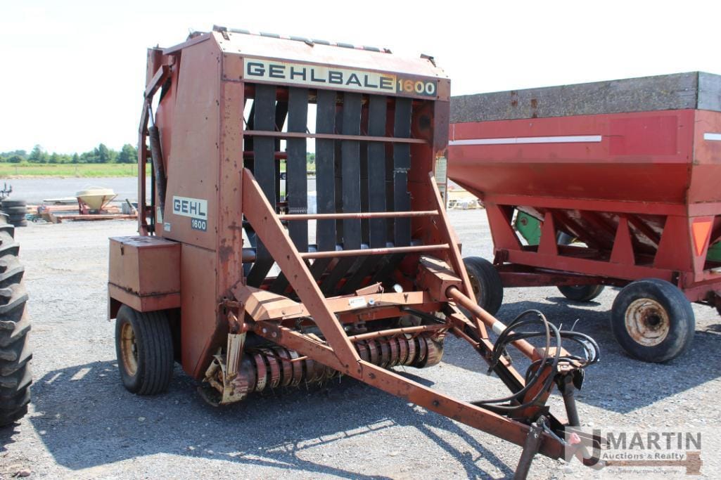 Main image Gehl 1600