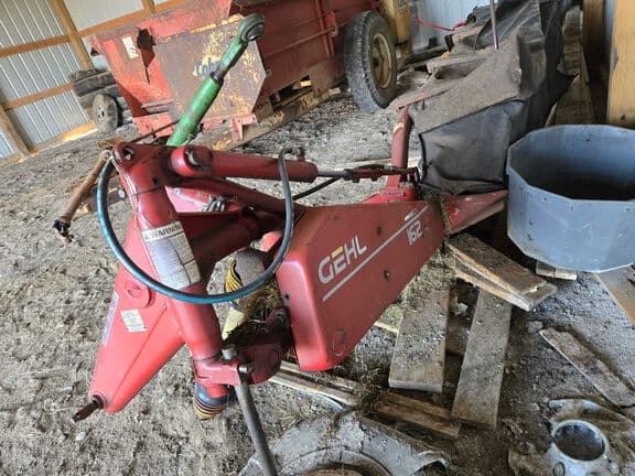 Image of Gehl 162 equipment image 4