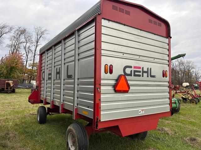 Image of Gehl 1620 equipment image 4