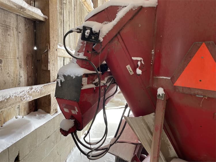 Gehl 170 Hay and Forage Grinders/Mixers for Sale Tractor Zoom