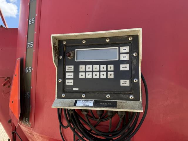 Image of Gehl 170 equipment image 2