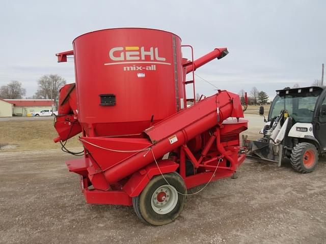 Image of Gehl 170 equipment image 2