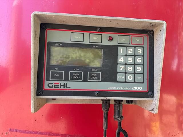 Image of Gehl 170 equipment image 3