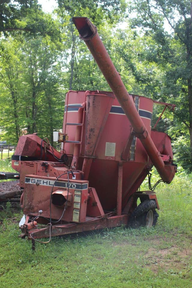 Image of Gehl 170 equipment image 1