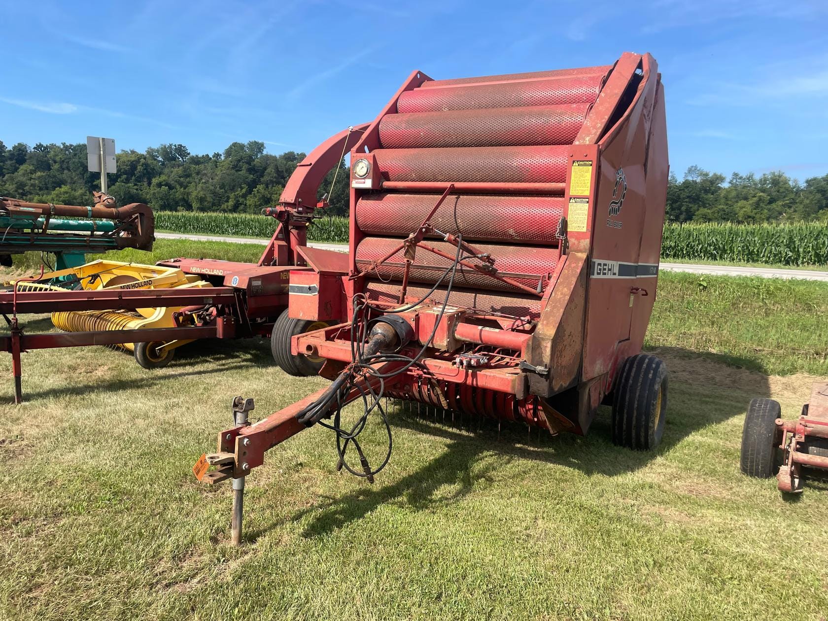 Gehl 1710 Equipment Image0
