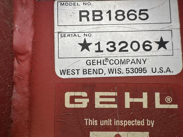 Image of Gehl 1865 equipment image 3