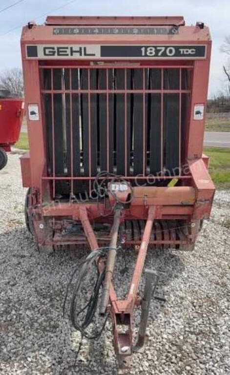 Image of Gehl 1870 equipment image 1