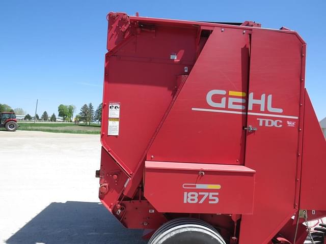 Image of Gehl 1875 equipment image 3
