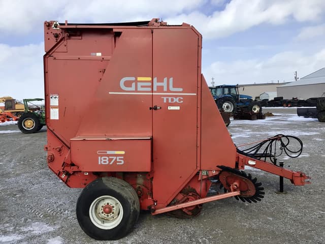 Image of Gehl 1875 equipment image 2