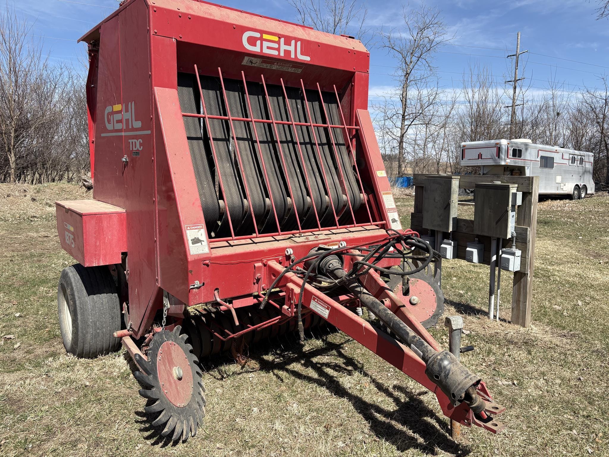 Gehl 1875 Equipment Image0