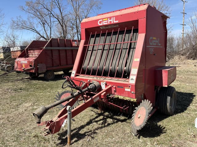 Image of Gehl 1875 equipment image 1