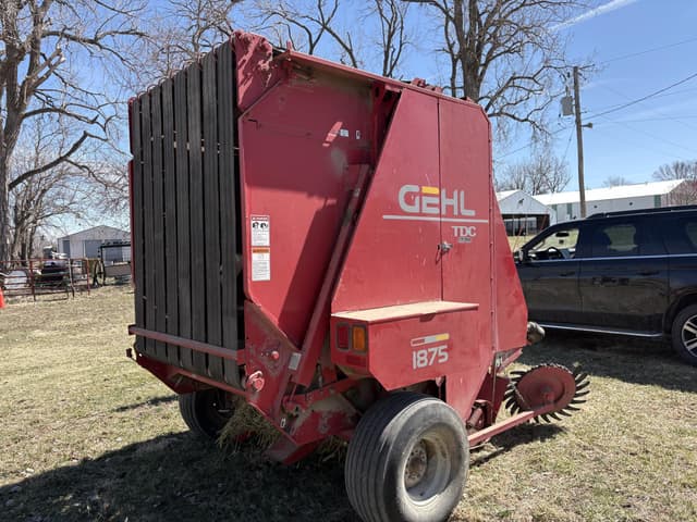 Image of Gehl 1875 equipment image 2