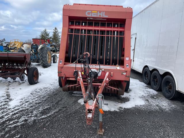 Image of Gehl 1875 equipment image 1