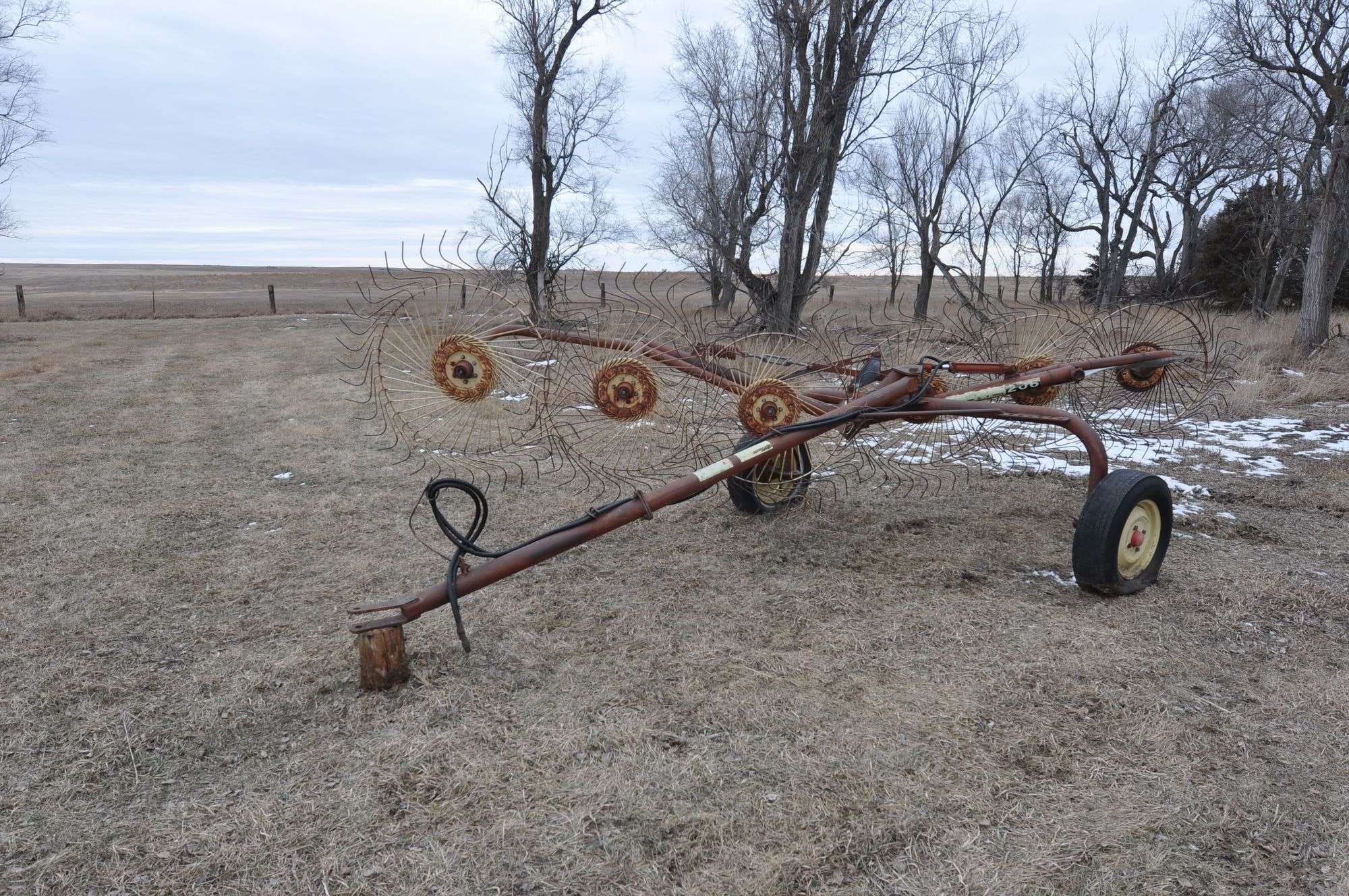 Gehl 206 Equipment Image0