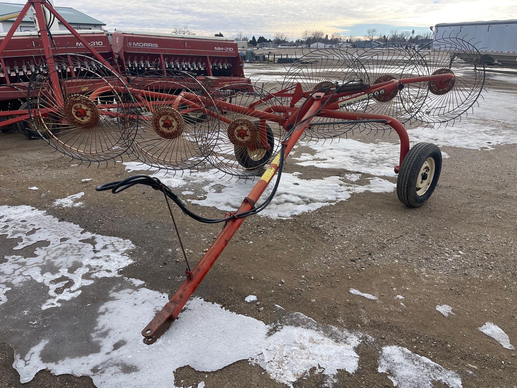 Gehl 206 Equipment Image0