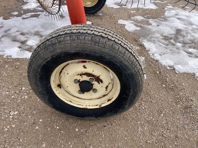 Image of Gehl 206 equipment image 4