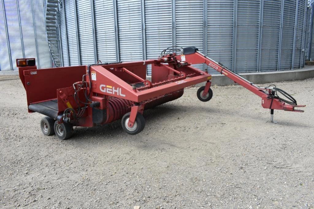 Gehl 2109 Equipment Image0
