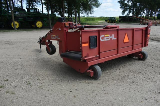 Image of Gehl 2109 equipment image 3