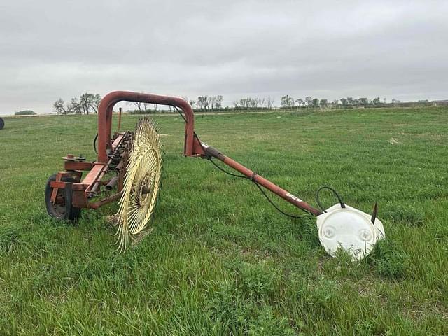 Image of Gehl 219 equipment image 1