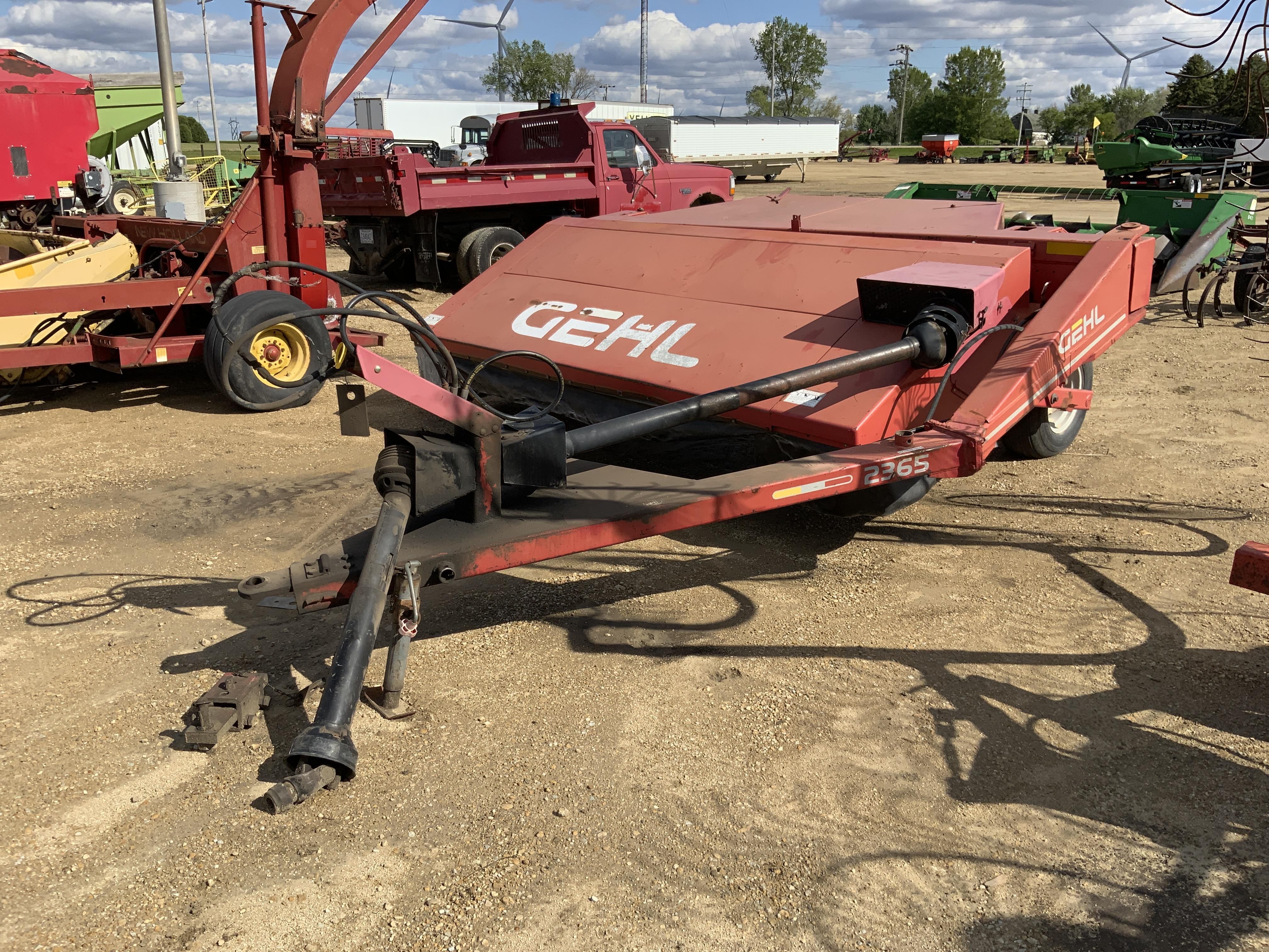 Main image Gehl 2365