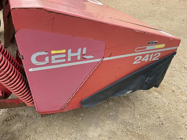 Image of Gehl 2412 equipment image 3