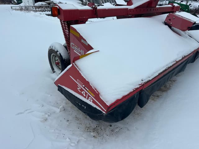 Image of Gehl 2418 equipment image 2