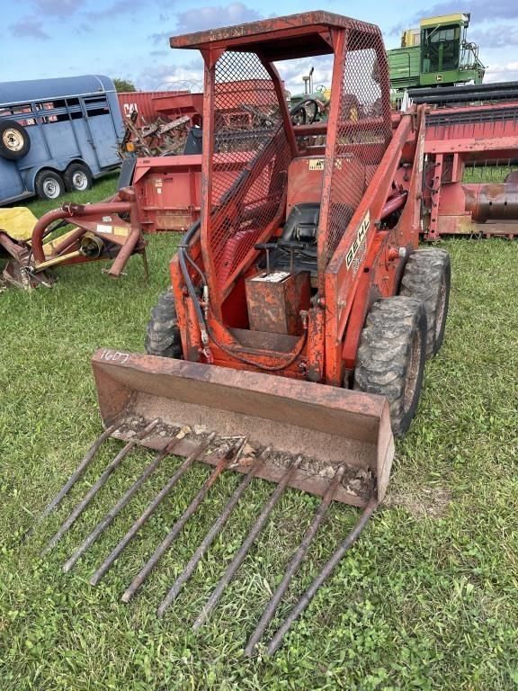 Main image Gehl 2500