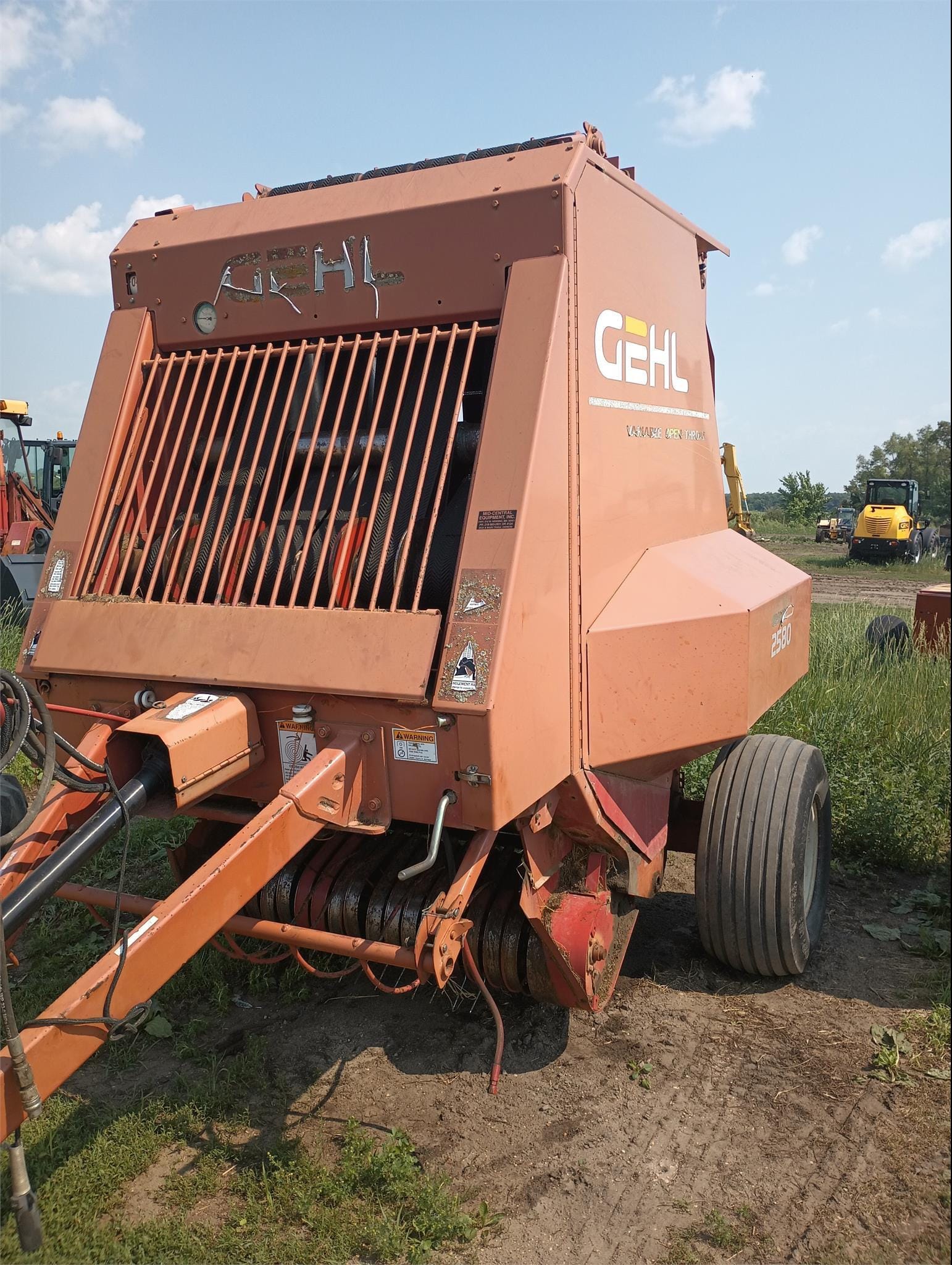 Gehl 2580 Equipment Image0