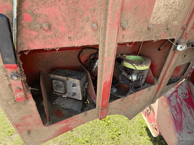 Image of Gehl 2580 equipment image 2