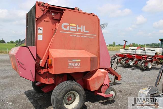 Image of Gehl 2580 equipment image 2