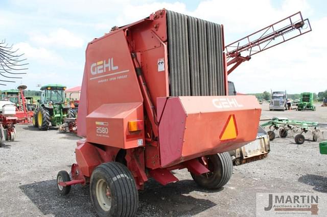 Image of Gehl 2580 equipment image 3