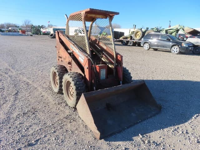 Image of Gehl 2600 equipment image 3