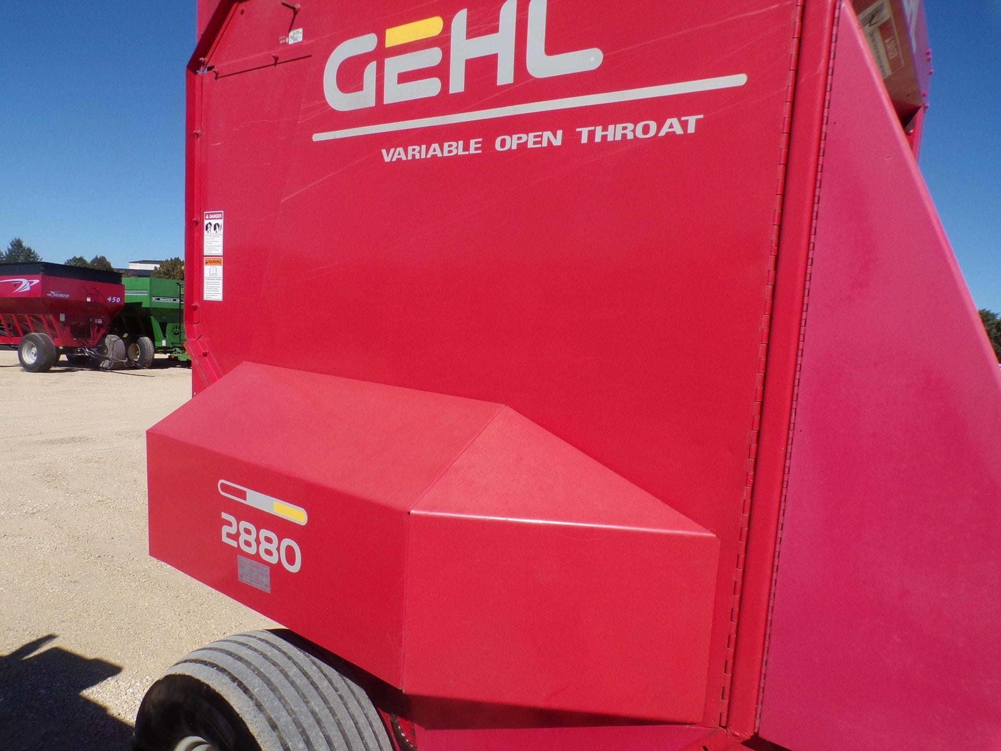 Gehl 2880 Equipment Image0